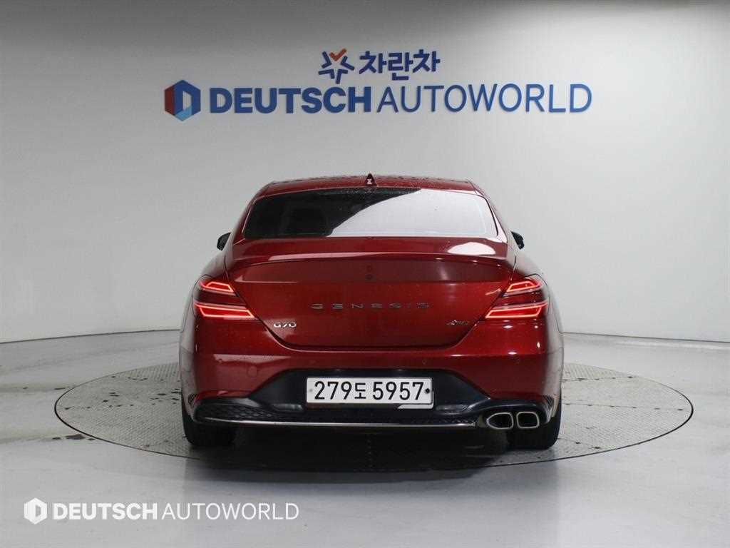 Genesis G70 - Vista 4