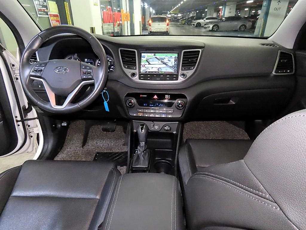 HYUNDAI Tucson - Vista 10