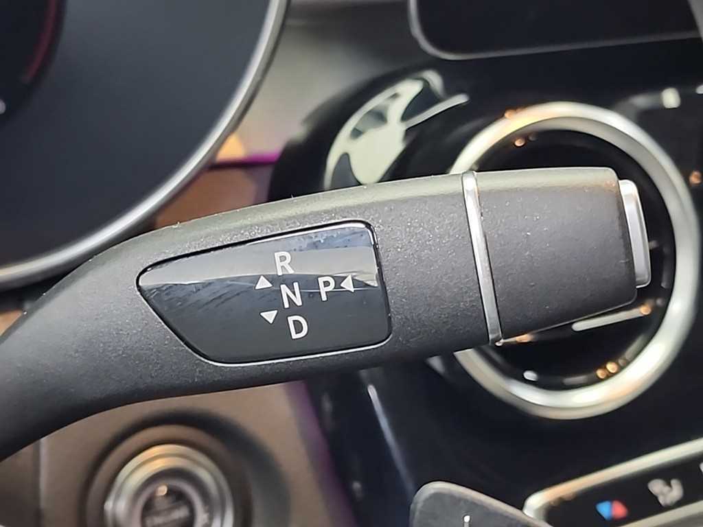 Mercedes Benz GLC Class - Vista 8