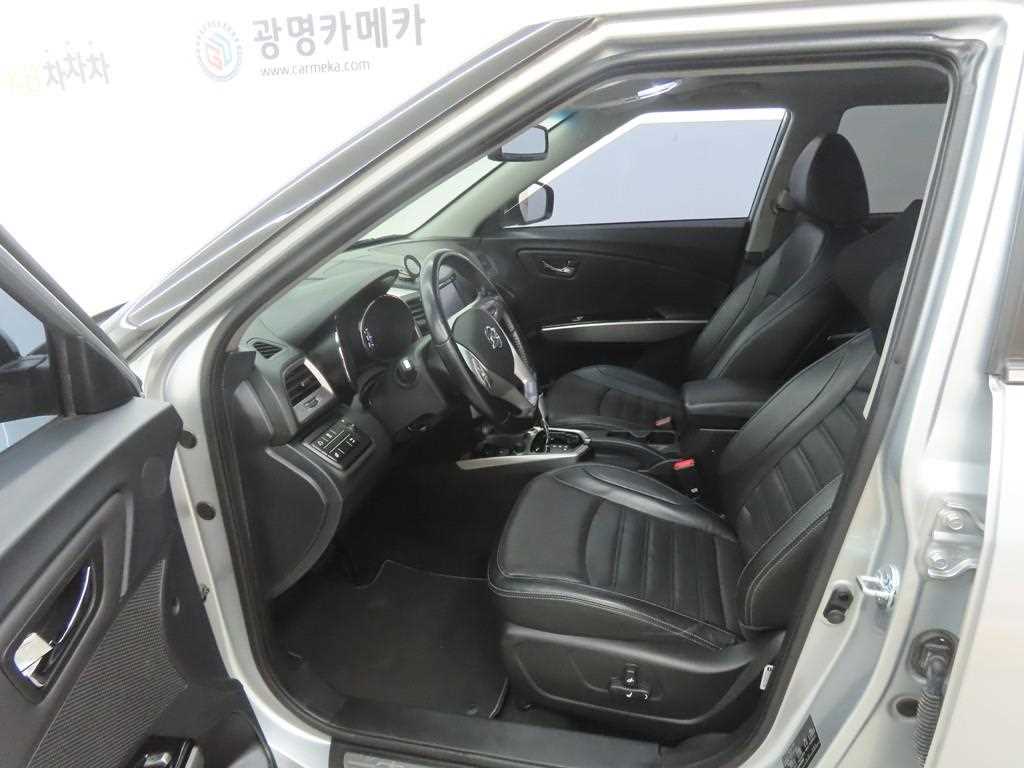 Ssangyong Tivoli - Vista 5