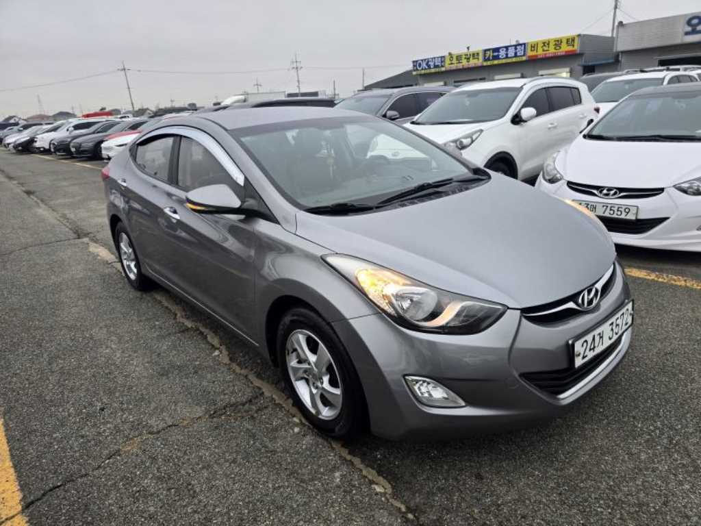 HYUNDAI Avante - Vista 6