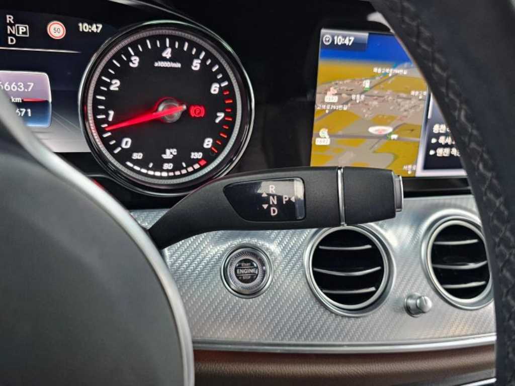 Mercedes Benz E class - Vista 9