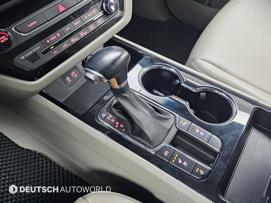 KIA Carnival - Vista 9