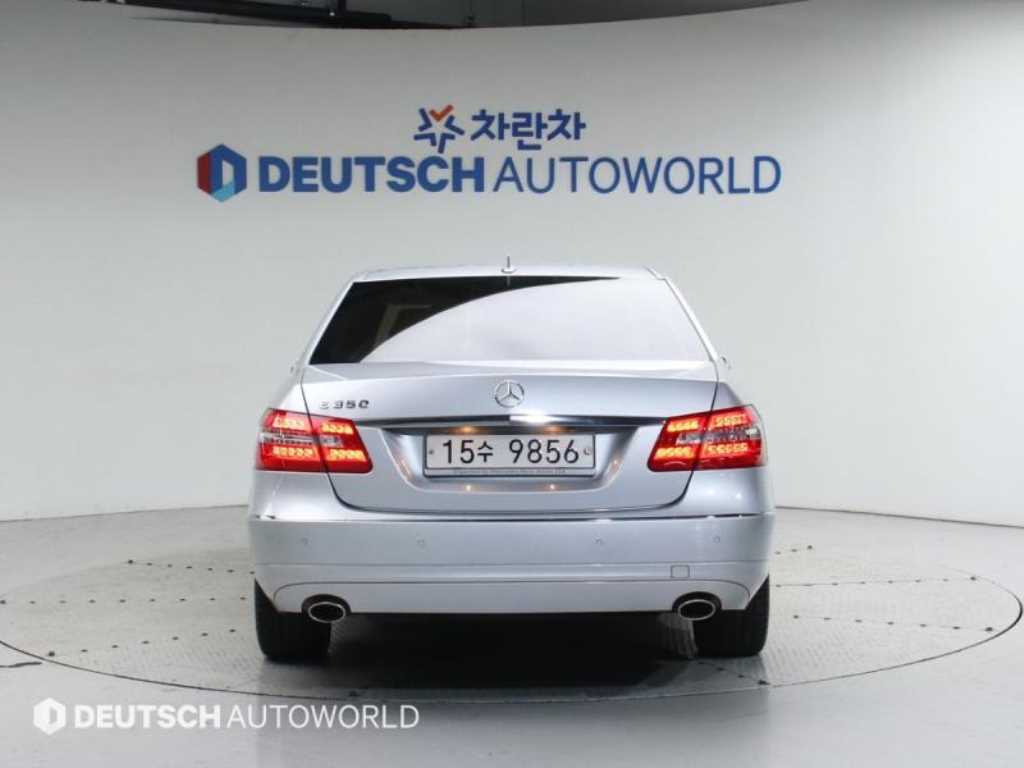 Mercedes Benz E class - Vista 4