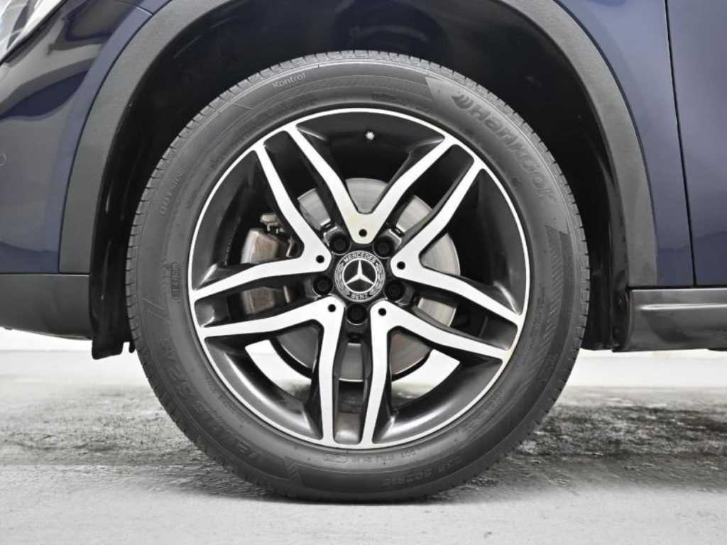 Mercedes Benz GLA Class - Vista 5