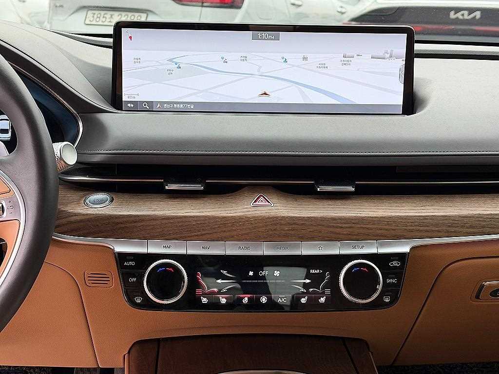 Genesis G80 - Vista 10