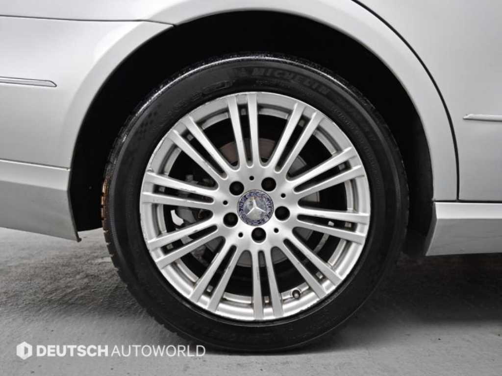 Mercedes Benz E class - Vista 5
