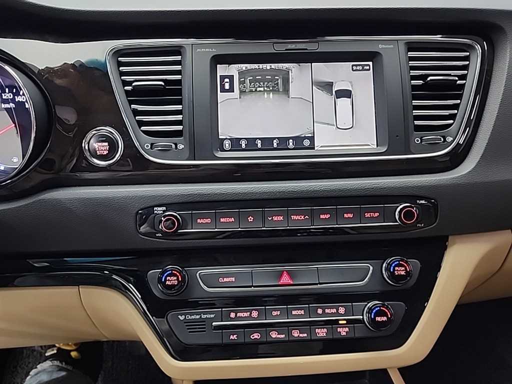 KIA Carnival - Vista 10