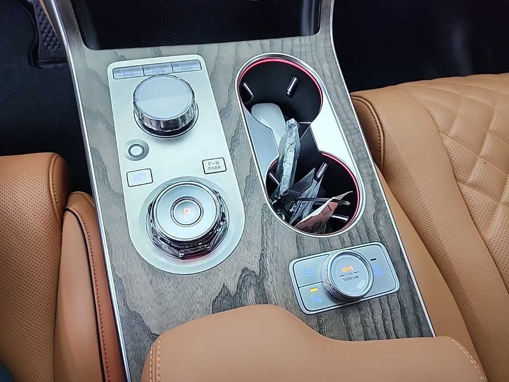 Genesis GV80 - Vista 9