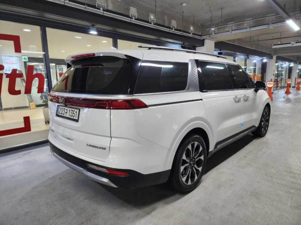 KIA Carnival - Vista 4