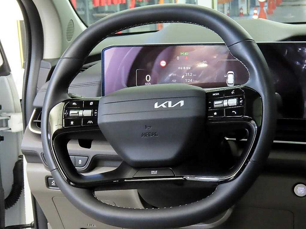 KIA Carnival - Vista 8