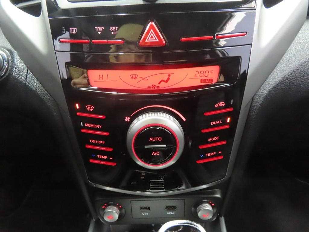 Ssangyong Tivoli - Vista 11