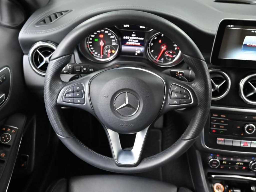 Mercedes Benz GLA Class 2018 Verde - Importación desde Corea - HF Imports Iquique - Foto 13