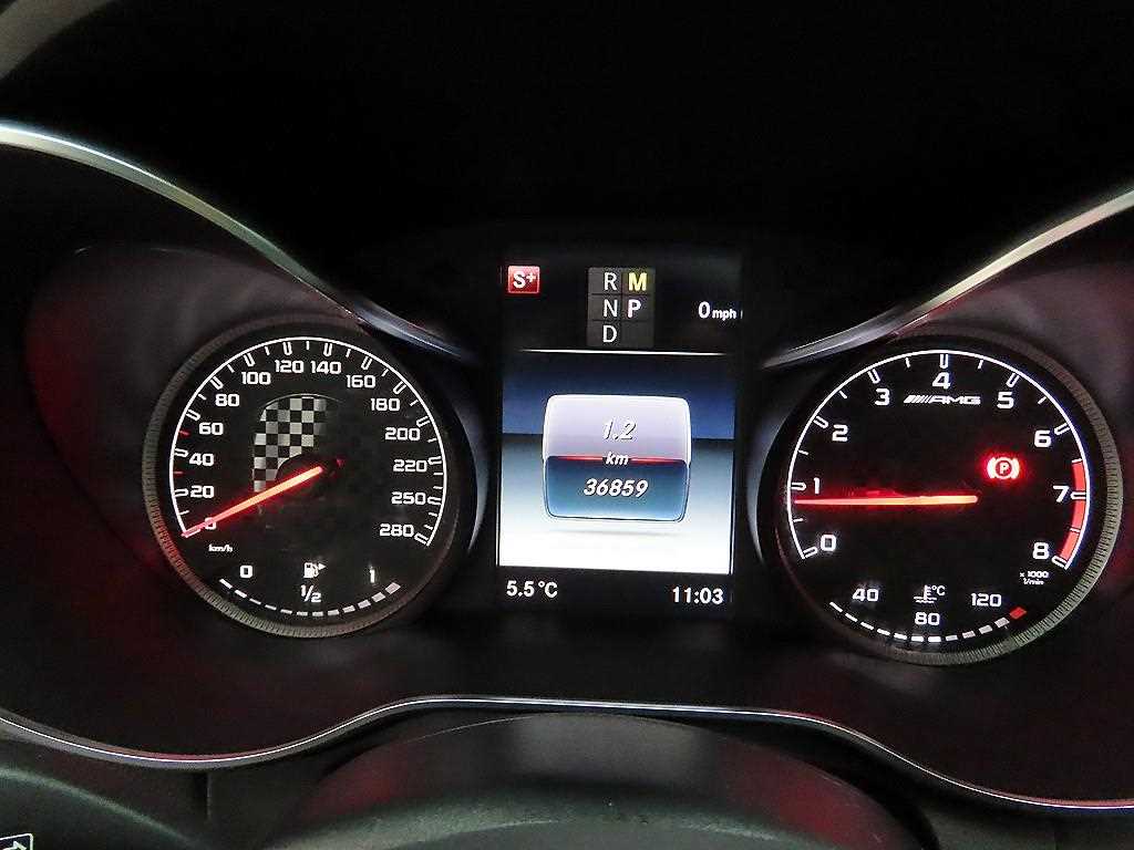 Mercedes Benz C Class - Vista 9