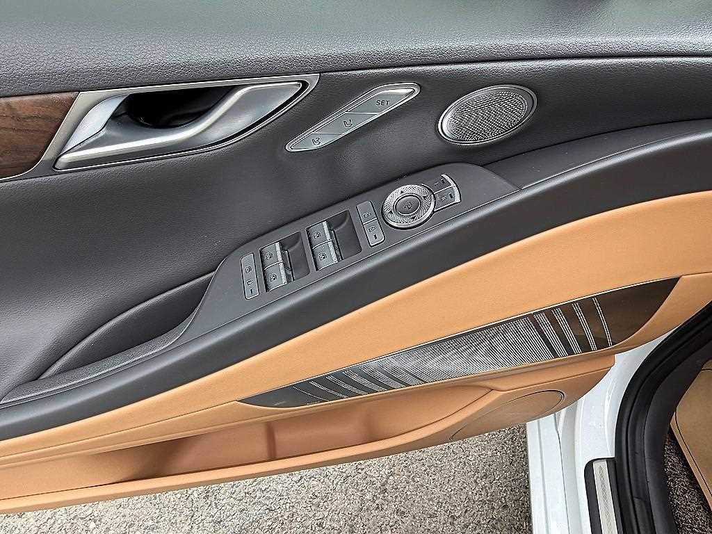 Genesis G80 - Vista 12