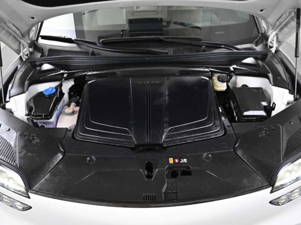 Genesis GV60 - Vista 6