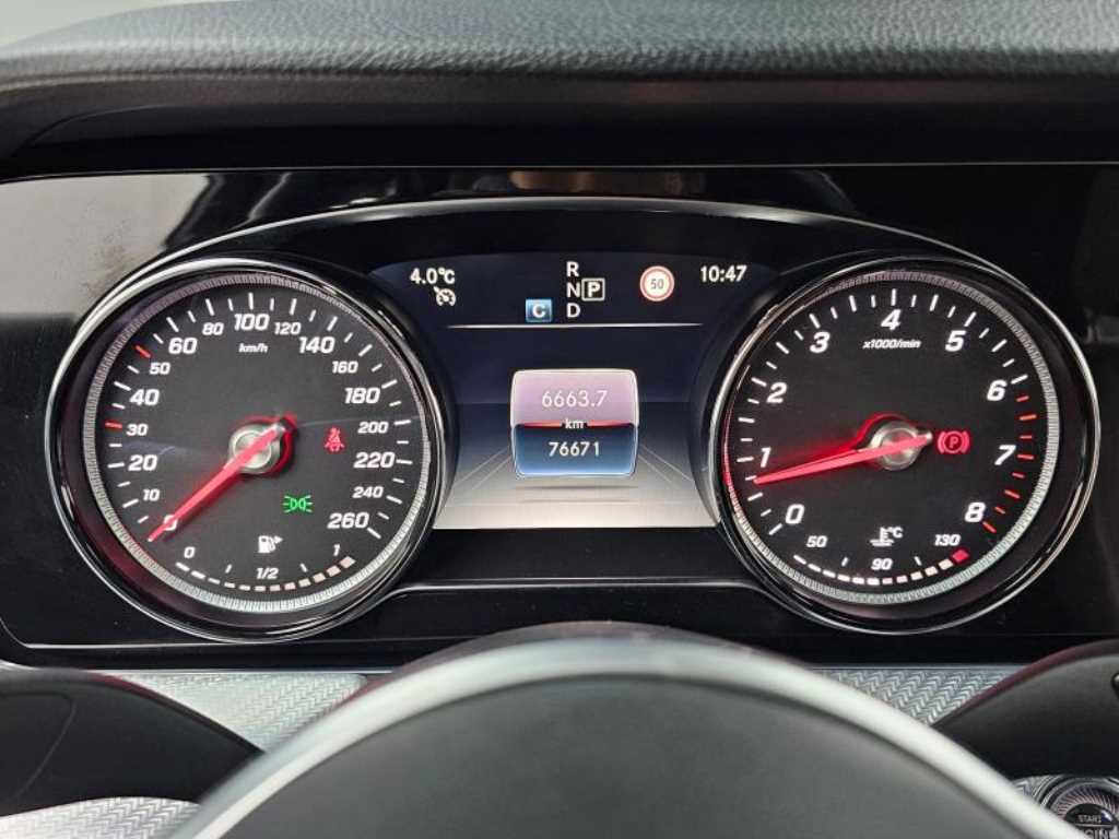 Mercedes Benz E class - Vista 8