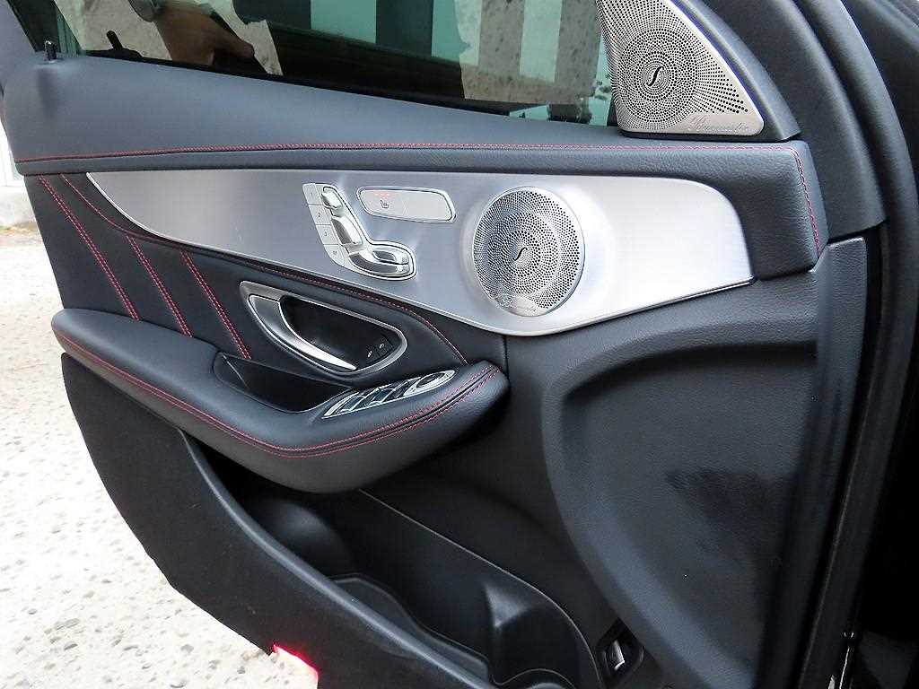 Mercedes Benz C Class - Vista 12