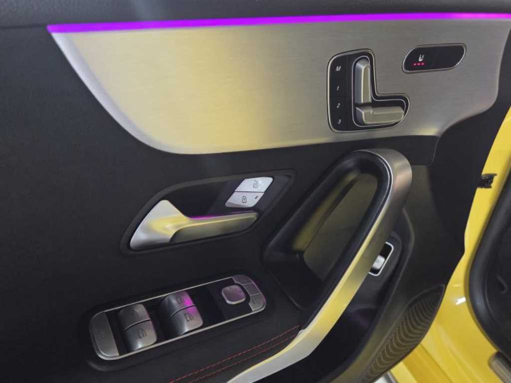 Mercedes Benz CLA Class - Vista 11