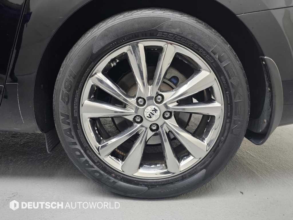 KIA Carnival - Vista 5