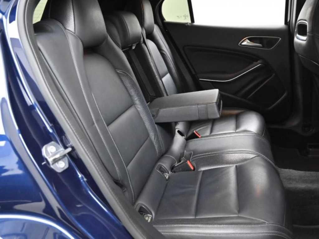 Mercedes Benz GLA Class - Vista 12