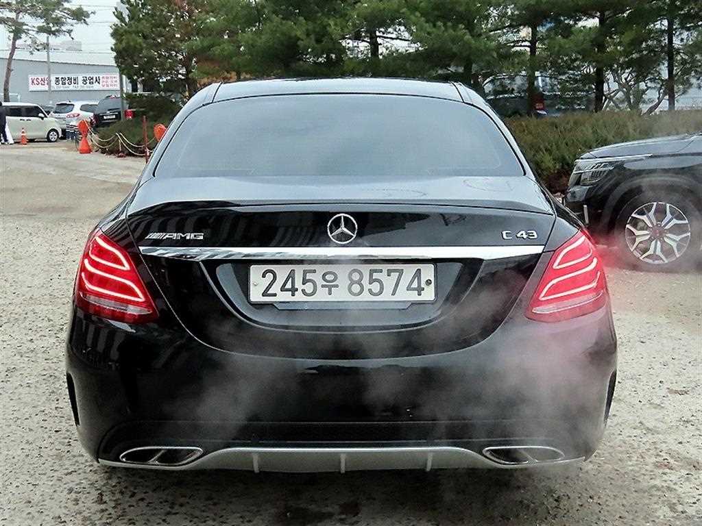 Mercedes Benz C Class - Vista 4