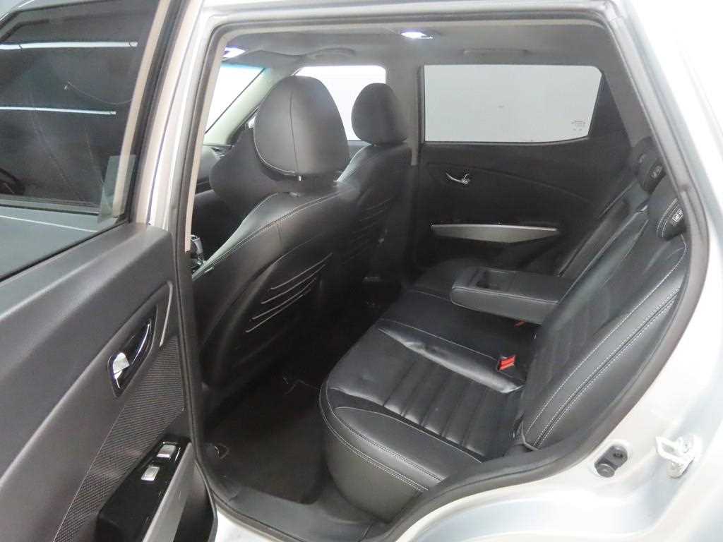 Ssangyong Tivoli - Vista 6