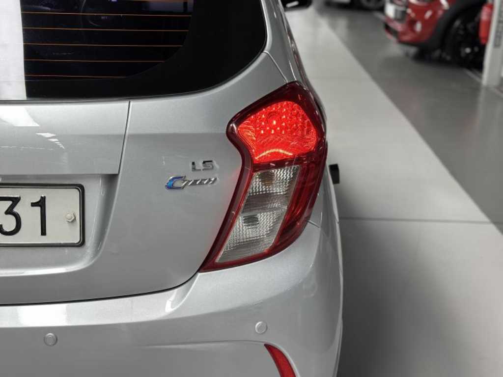 Chevrolet Spark 2016 Plateado - Importación desde Corea - HF Imports Iquique - Foto 18