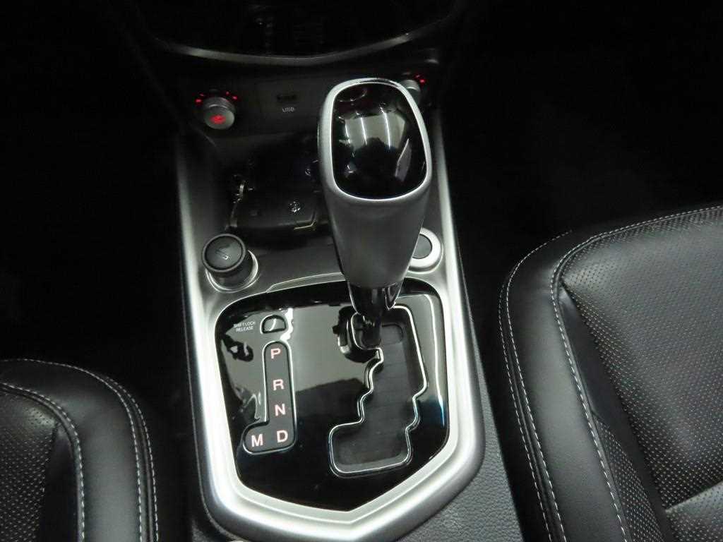 Ssangyong Tivoli - Vista 12