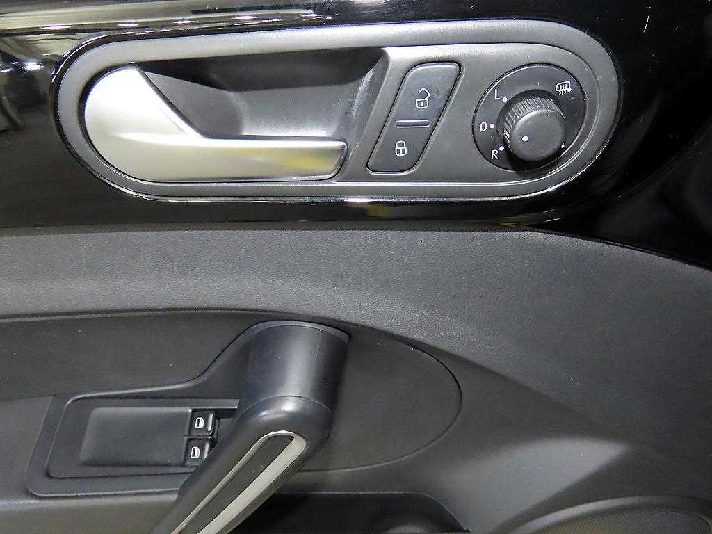 Volkswagen Beetle 2014 Amarillo - Importación desde Corea - HF Imports Iquique - Foto 13