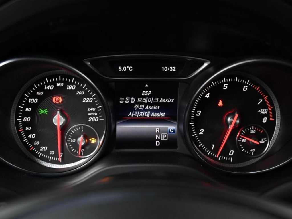 Mercedes Benz GLA Class 2018 Verde - Importación desde Corea - HF Imports Iquique - Foto 17