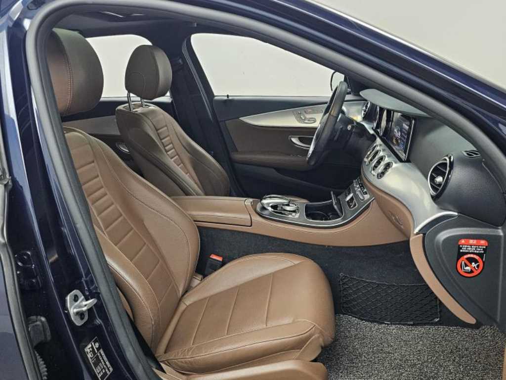 Mercedes Benz E class - Vista 10