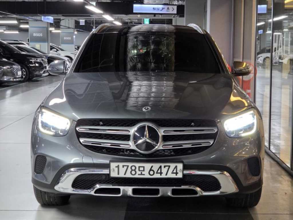Mercedes Benz GLC Class - Vista 4