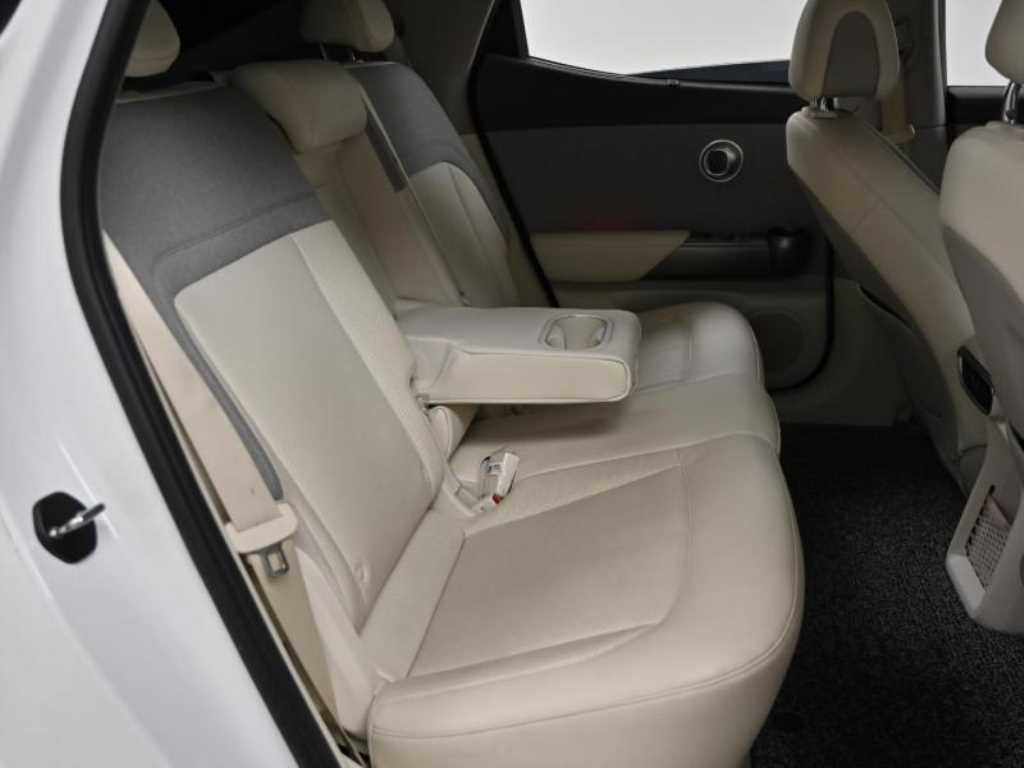 Genesis GV60 - Vista 12