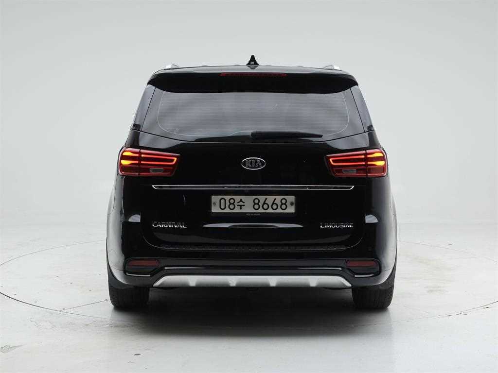 KIA Carnival - Vista 5