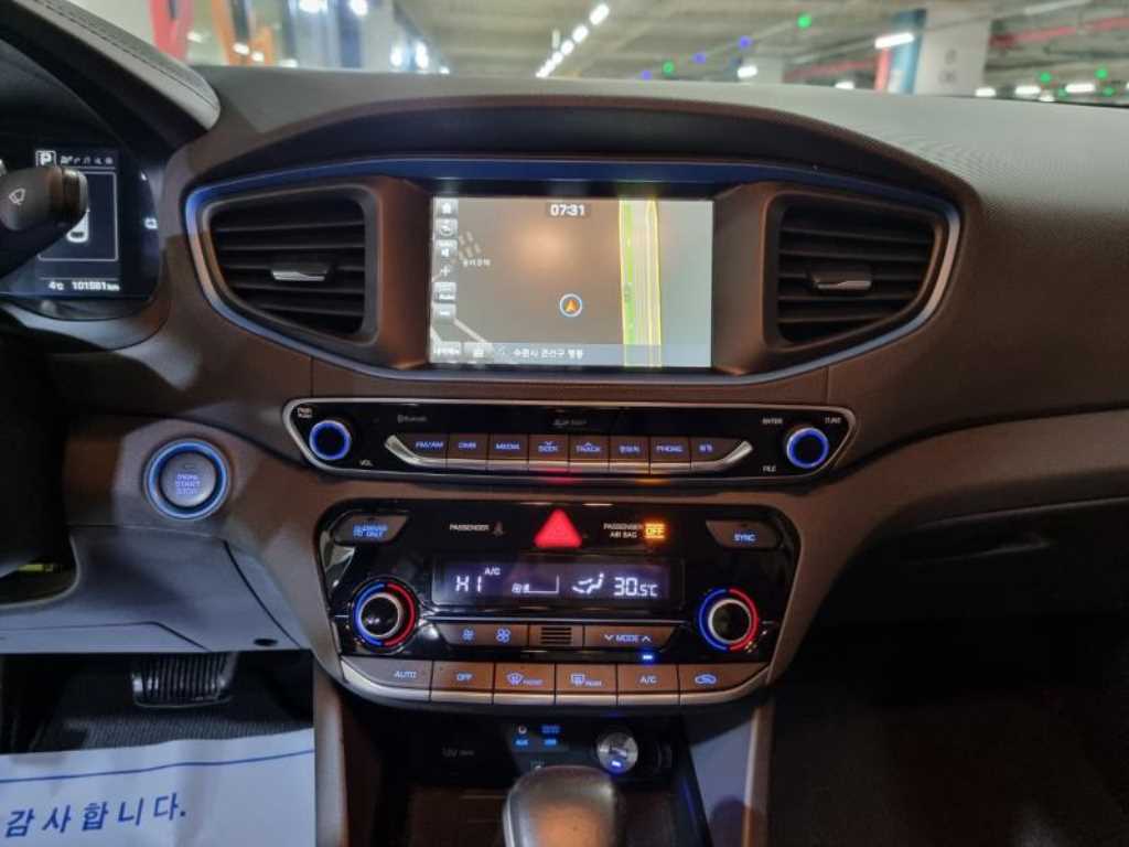 HYUNDAI Ioniq - Vista 12
