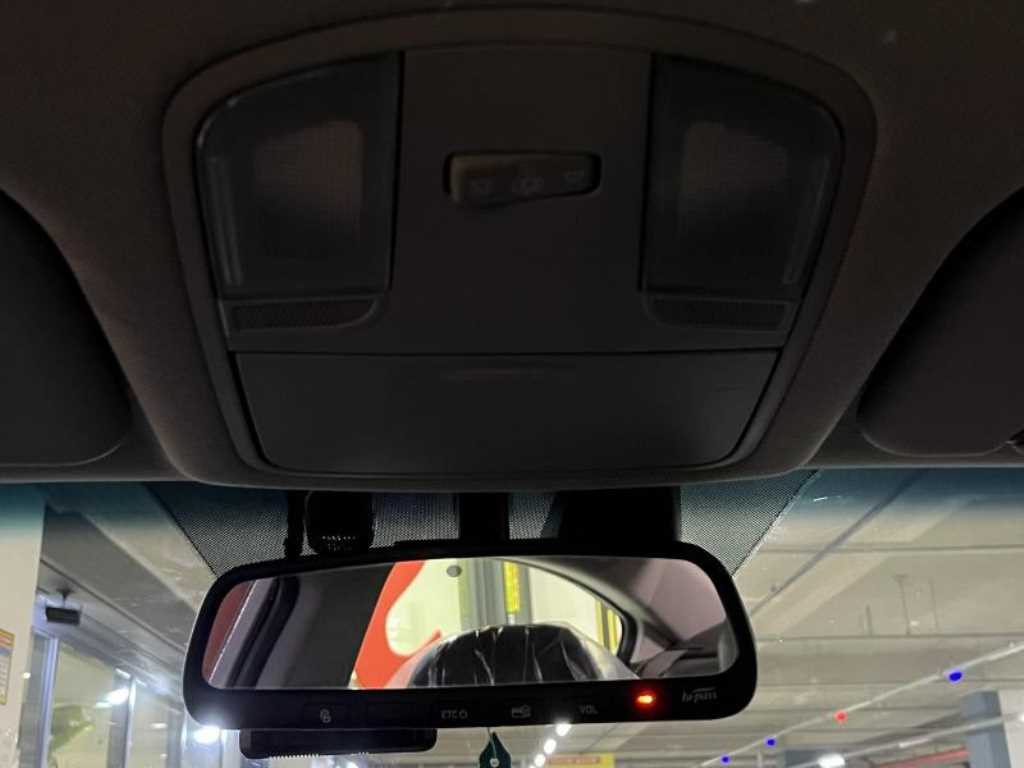 HYUNDAI Avante - Vista 7