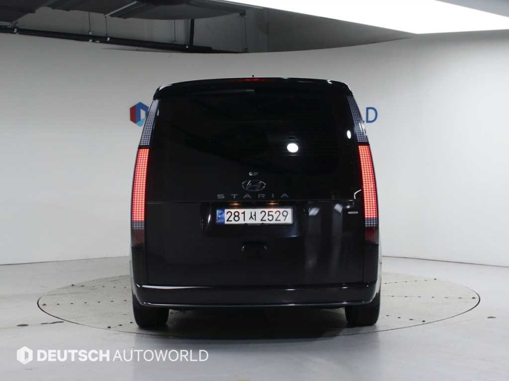 HYUNDAI Staria - Vista 4