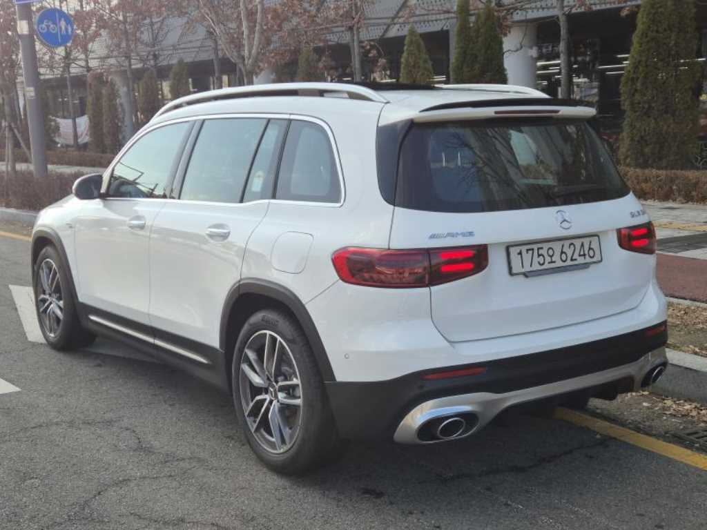 Mercedes Benz GLB Class - Vista 8