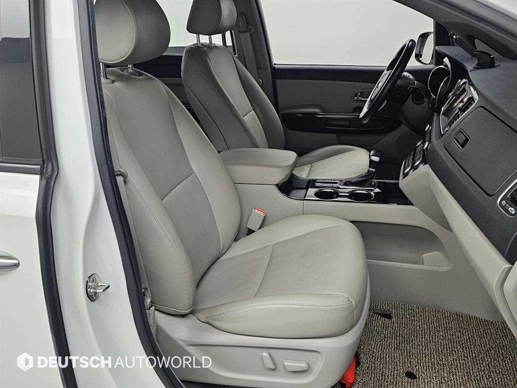 KIA Carnival - Vista 10