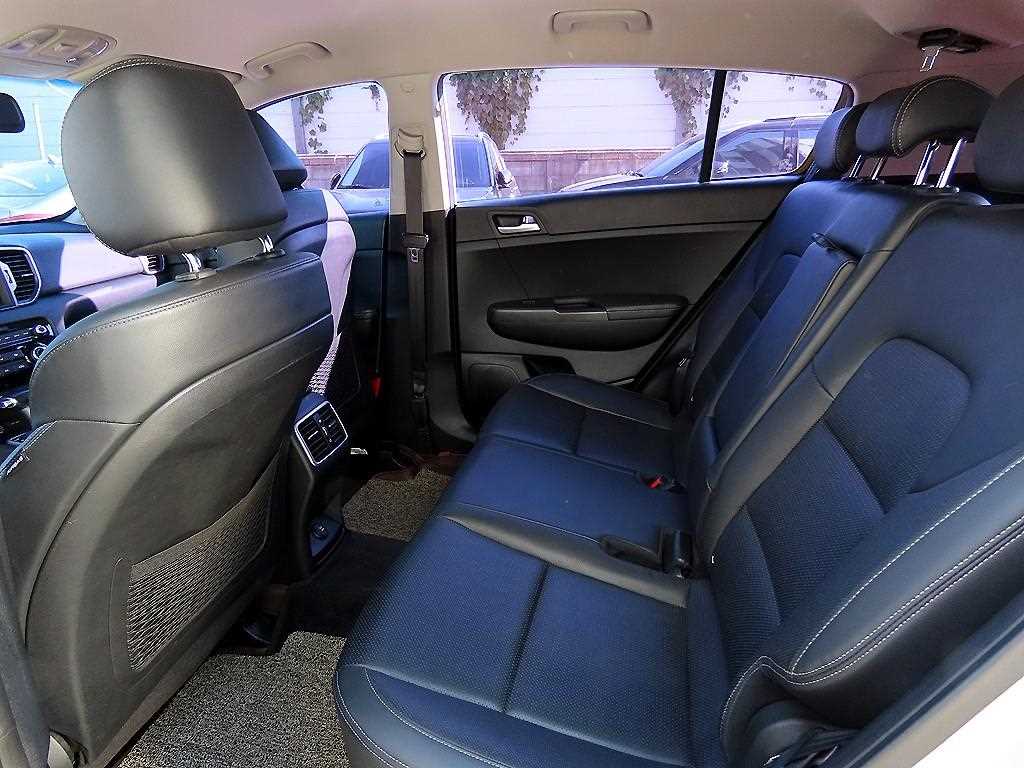 KIA Sportage - Vista 5