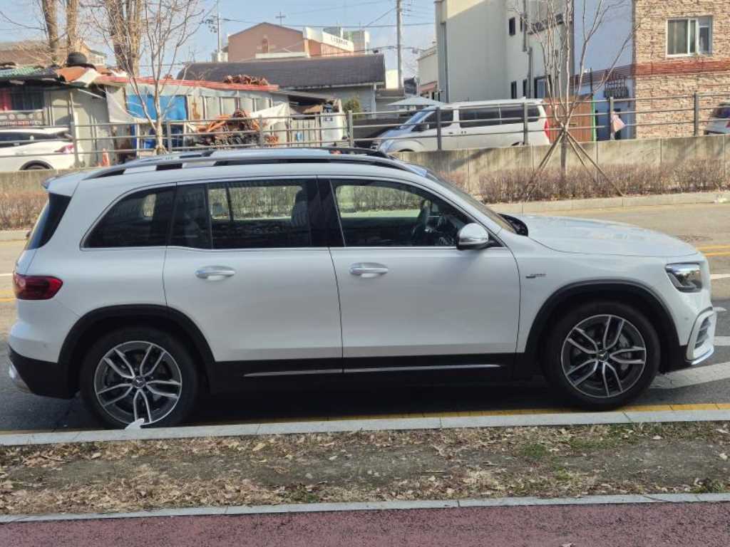 Mercedes Benz GLB Class - Vista 5