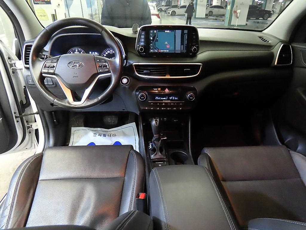 HYUNDAI Tucson - Vista 10