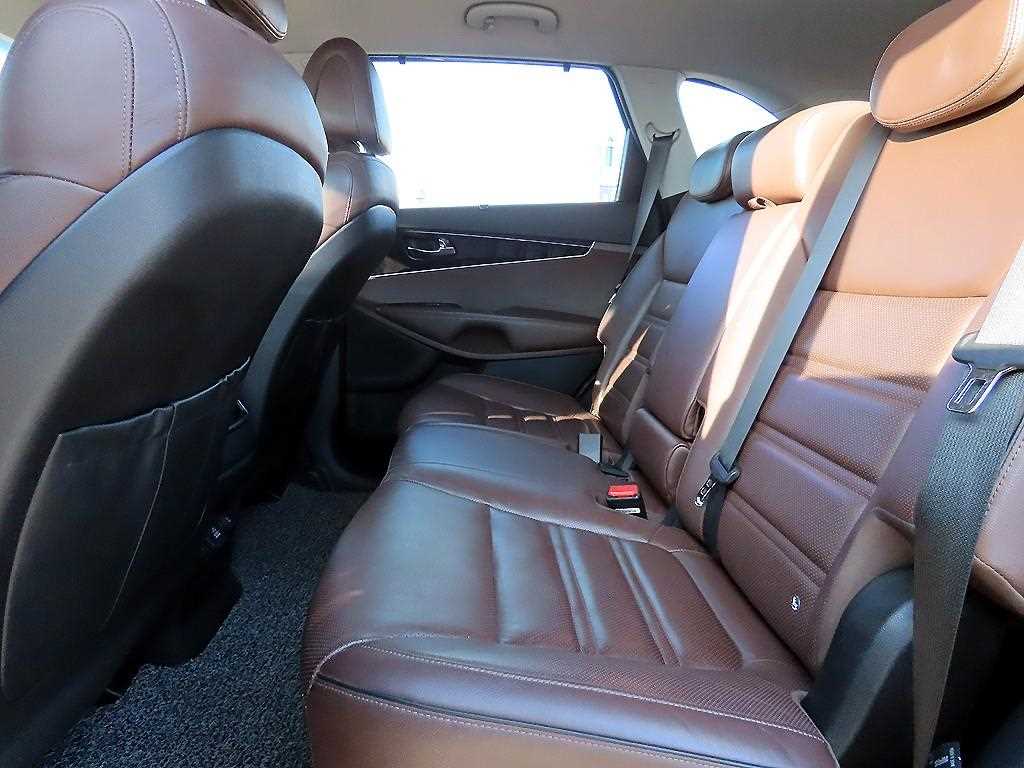 KIA Sorento - Vista 6