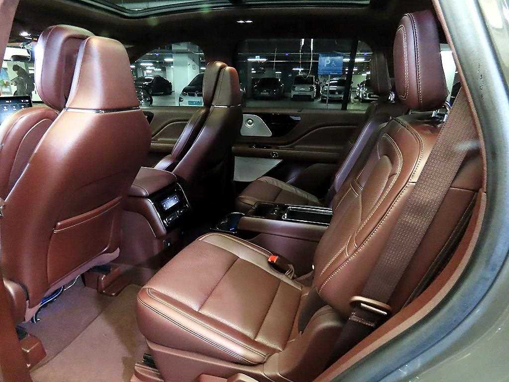 Lincoln Aviator - Vista 7