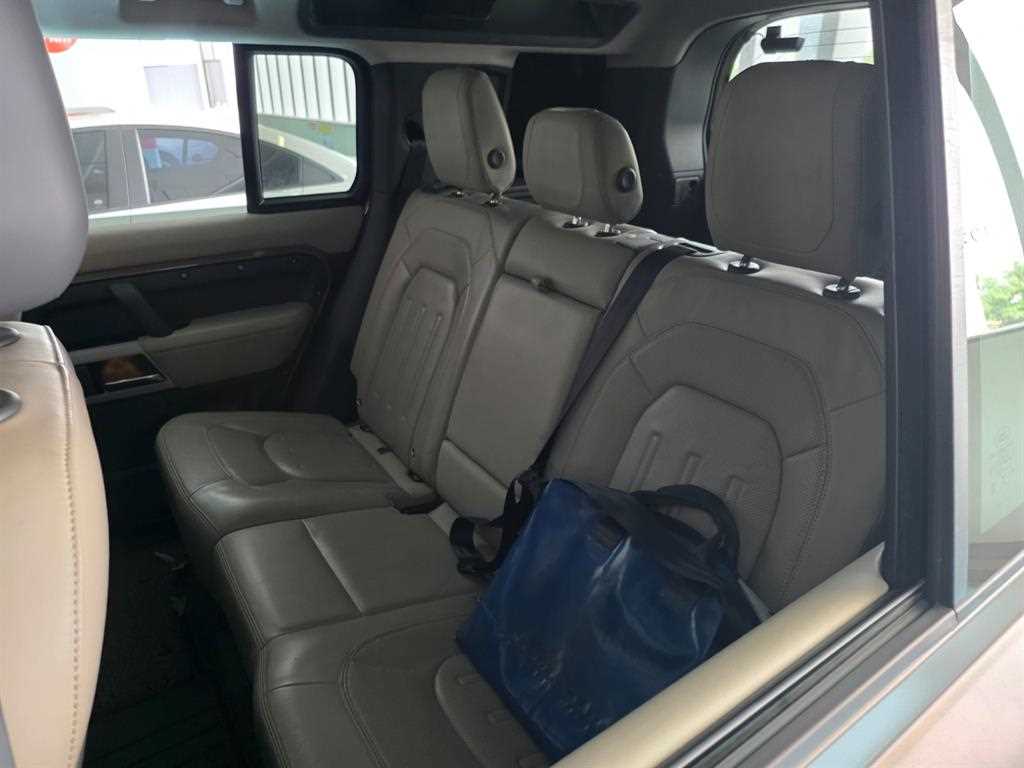 Land Rover Defender - Vista 7