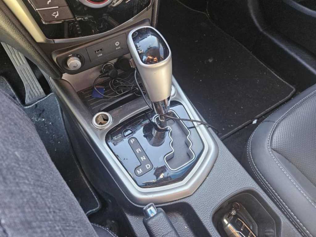 Ssangyong Tivoli - Vista 9