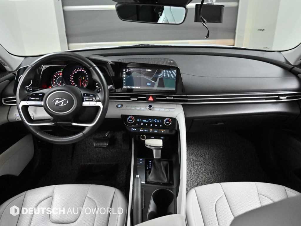 HYUNDAI Avante - Vista 7