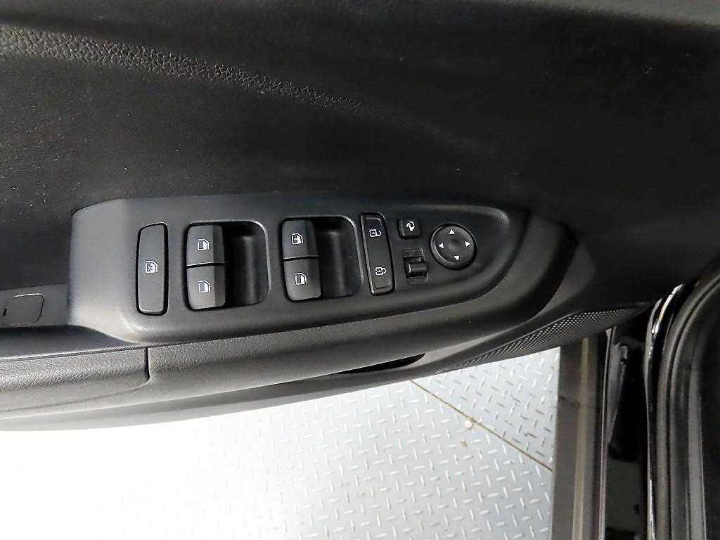 HYUNDAI Venue - Vista 11