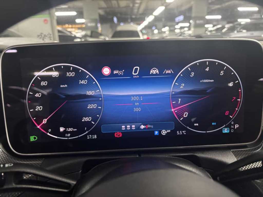 Mercedes Benz C Class - Vista 8